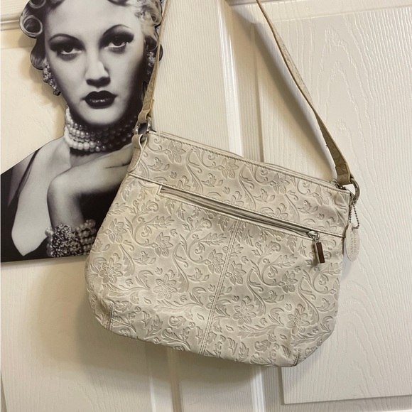 Leather Embossed Shoulder Bag Cream Color Leather - Picture 5 of 8